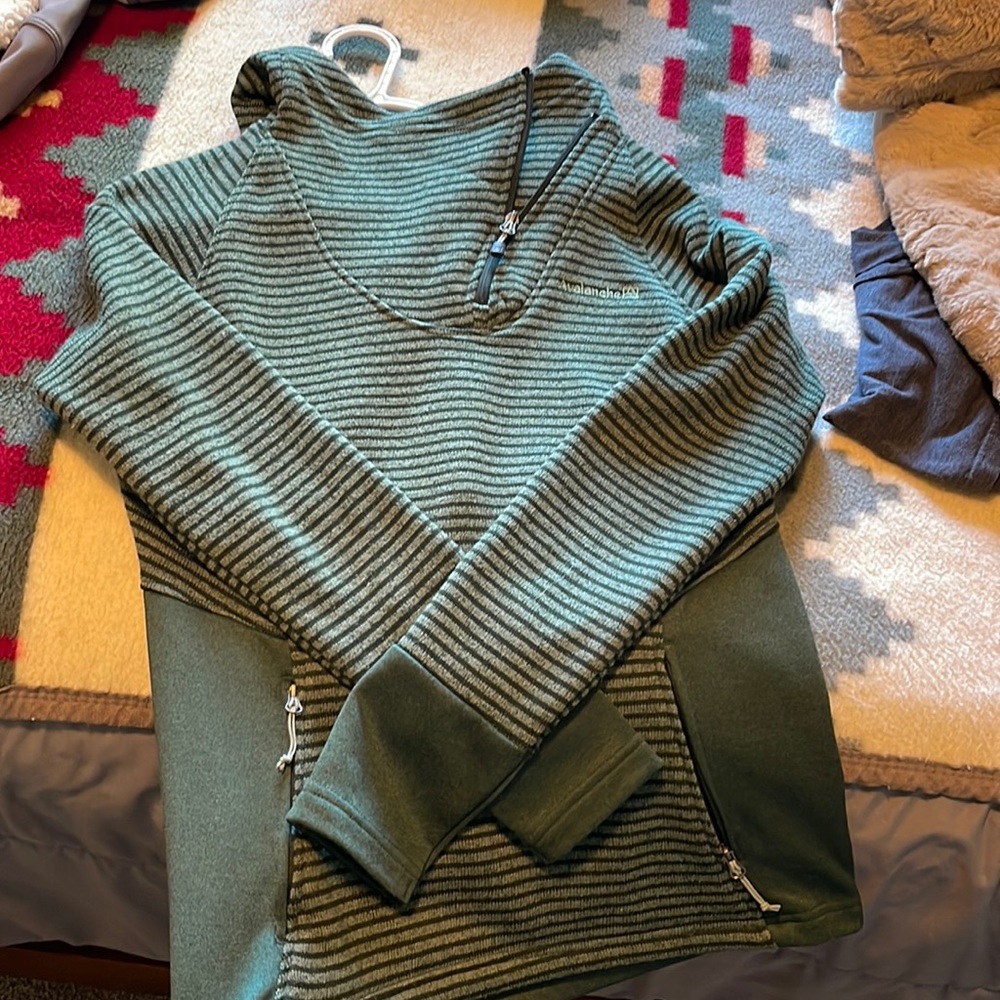 Sweatshirt